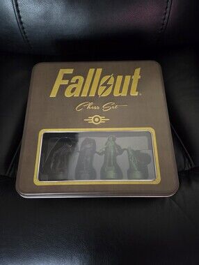 Bethesda Fallout USAopoly Rare Chess Set Tin